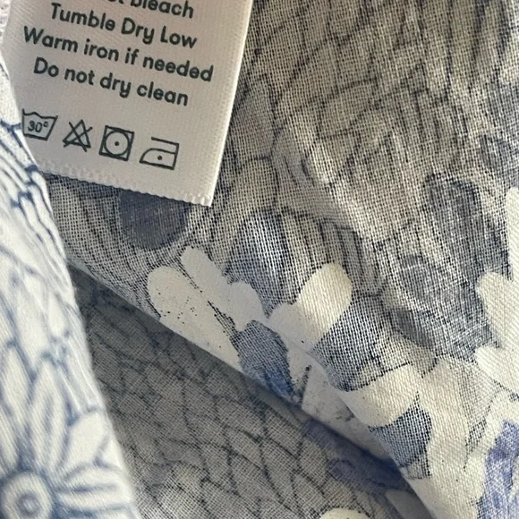 Roller‎ Rabbit Blue and White Botanical Button-Down Shirt - Picture 4 of 6